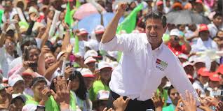 Enrique peña nieto y la actriz angélica rivera ya están divorciados. Enrique Pena Nieto En Su Campana Presidencial De 2012 Polemon