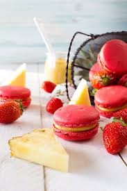 Macarons Curd D Ananas Coeur Tartare De Fraises Macaron Recette Macaron Miam