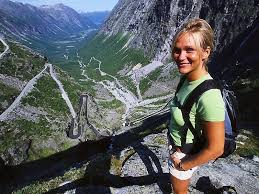 Visit us and explore the romsdal alps, go fishing in the fjord, breath in fresh air!. Die Adelige Trollstigen In Fjordnorwegen