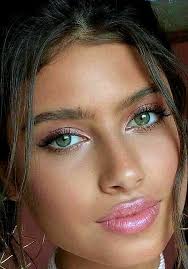 Great make up tips for those with fair skin, brown hair & green eyes (well i have blue but i will give it a shot). Woman Lovely Eyes Beautiful Girl Face Most Beautiful Faces