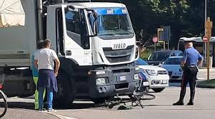 Udine. Camion lo investe mentre è in sella alla sua bici: ragazzino ferito  gravemente – Nordest24