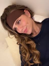 ✨highs der woche✨ • KW4 • 1. klarer himmel, nachdem der ganze tag so grau  war 🌙 2. shooting bei der Arbeit 📸@vanhauden 3. eishockey game 4. ganz  viel vitamin d #muchneeded