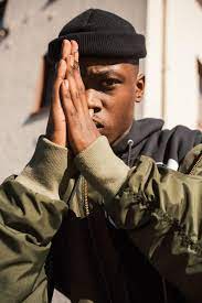 Meet Ashton Sanders One Of Moonlight S Rising Stars Urban Photography Portrait Street Photography Portrait Photography Poses For Men