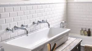 Un espace salle de bain fonctionnelle et agréable à vivre pour toute la famille. Salle De Bains Zen Cote Maison