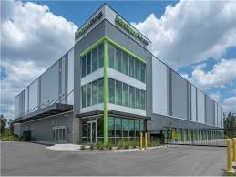 At metro self storage, we believe that renting a parking spaces and covered vehicle storage for your car, boat, or rv can keep your ride from. Storage Units In Fort Myers Fl At 16641 S Tamiami Trl Extra Space Storage