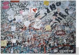 Infos julias balkon & haus. Poster Verona Briefe Und Graffiti In Der Nahe Von Haus Der Julia Pixers Wir Leben Um Zu Verandern