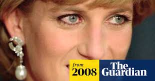 Paparazzi 'stopped police getting to Diana car'