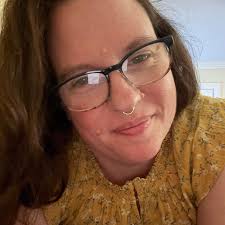 Using performance tracks for younger students in christmas program?