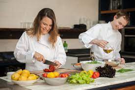 Welcome to nicola tallarico personal chef service. 2021 Personal Chef Costs Rates To Hire A Chef Per Hour