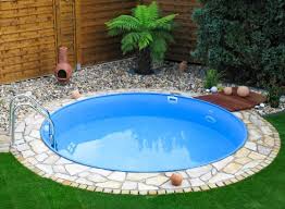Planschen, tauchen, baden und schwimmen machen dann noch mehr spaß! Swimmingpool Fur Den Kleinen Garten Small Backyard Pools Backyard Pool Small Garden