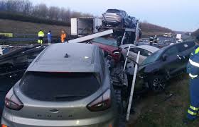 Mti/mihádák zoltán győrfi pál elmondta: Index Belfold Autoszallitot Ert Baleset Ugy Nezett Ki Az M7 Es Mintha Bombatamadas Erte Volna