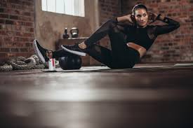 Comment se muscler les abdos sans se la position de cet exercice abdos sans se faire mal au dos est à peu près la même que pour le précédent. Les 7 Meilleurs Exercices De Musculation Pour Les Abdos