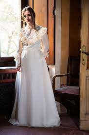 Vendo abito da sposa anni , tessuto battista svizzero ricamato, sottogonna in raso. Abiti Da Sposa Anni 70 E 80