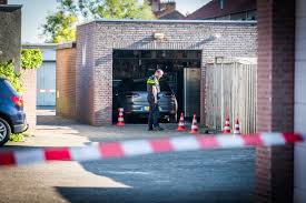 Update information for peter gillis ». Vrouw In Best Neergeschoten Buurt Lijkt Niet Geschokt Binnenland Telegraaf Nl