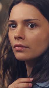 des archives: la visite de James chez les Bell. une scène inédite de  #MaxtonHall, saison 2. ✨