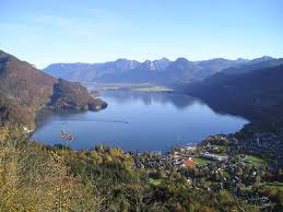 Looking for the best hikes and walks around wolfgangsee? File Wolfgangsee Vom Plombergstein St Gilgen Jpg Wikipedia