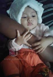 Hanya sempat bersama selama 5 bulan hanya demam panas (38 darjah celcius) pada hari khamis, dan jumaat suhu babyna dah ok (36 darjah celcius) cukup buat mami gembira sebab babyna dah tak demam. Pengalaman Panduan Jaga Bayi Demam Malam Hari Anak Night Fever On Off