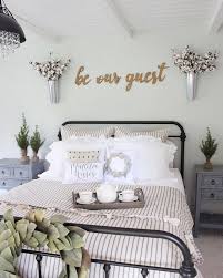200 Beautiful Farmhouse Home Decor Collections 75 Best Ideas Goodsgn Bedroom Misafir Yatak Odalari Kir Evleri Yatak Odasi Tasarimlari