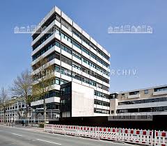 An der universität oldenburg gibt es verschiedene möglichkeiten, sich auf wohnungssuche zu begeben. Pressehaus Nwz Oldenburg Architektur Bildarchiv