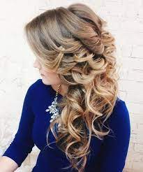 If the curls are thick, cut the hair into several layers to look as if it were right there, and then separate the hair on one side to create a gorgeous and natural look. 40 Gorgeous Wedding Hairstyles For Long Hair