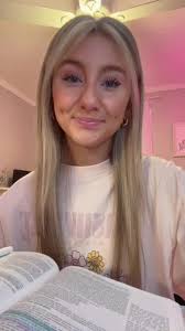 i will forever show my gratitude for Him and His amazing love. Thank you  Jesus🤍