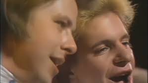 Edith Bliss's Instagram, Twitter & Facebook