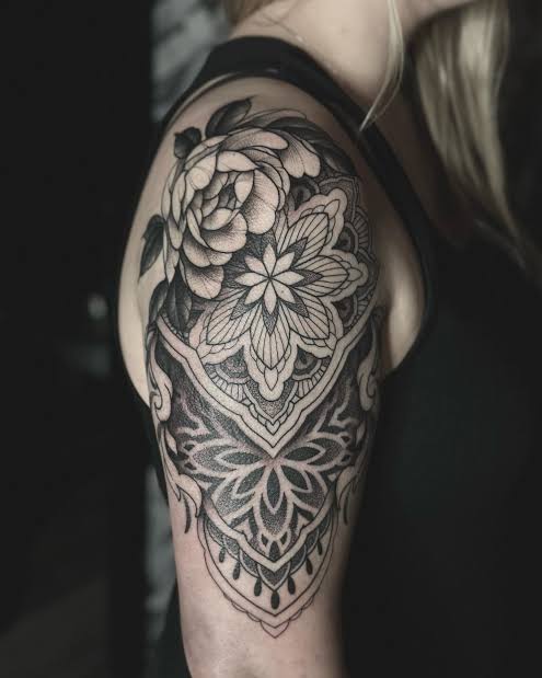 Nice start to this elegant floral / geometric sleeve. @algorithmtattoo ...