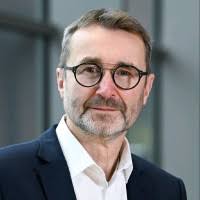 1300+ "The Gloss" profiles