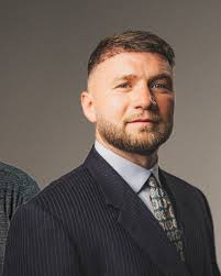 Working in door-to-door sales has completely transformed my life. What  started as a challenging internship turned into a career and the greatest  learning experience I could have imagined. By knocking