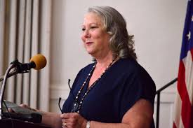 Ellen Daigle Earns 'Shining Star' Award