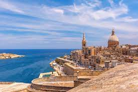 In 1524 schlug der orden des heiligen johannes als erster die gründung einer stadt auf der halbinsel sciberras vor, wo heute die moderne stadt valletta steht. Valletta Maltas Romantische Hauptstadt Urlaubsguru