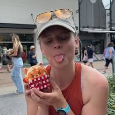 Bailey Burch (@BaiBurch)