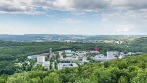 Hauptstadt ist die etwa 170.000 einwohner zählende stadt saarbrücken. Uni Saarland Mystipendium