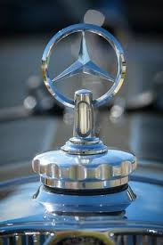 Epingle Par Allias Sur Mercedes Benz Logo Voiture Voiture