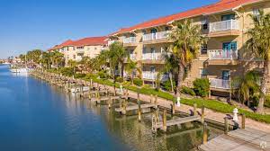 Corpus christi is the right spot to book a letting if you need internet access during your holidays or you're in corpus christi, more than a quarter of the accommodation options in corpus christi are house. 1 Bedroom Apartments For Rent In Corpus Christi Tx Apartments Com