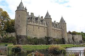 Le chateau de pontivy, appelé aussi chateau des rohan. Chateau De Josselin Bretagne Guide Du Visiteur Et Informations