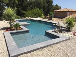 Piscine En Beton Arme Monobloc Design De Forme Libre A Ollioules