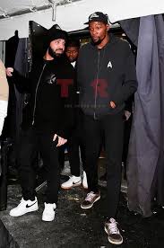 Get the latest nba news on kevin durant. Drake Fans On High Alert For Coronavirus After Realizing That He Was Recently With Kevin Durant Gossip Press