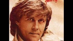 Howard carpendale (* 14 january 1946 in durban, south africa) is a south african singer living and he has two sons, (wayne carpendale and cass carpendale). Happy Birthday Rock N Roll Howard Carpendale Youtube
