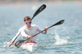 Le journaliste de 67 ans, spécialiste d'athlétisme, a pris la parole une. Les Sprinteurs Bleus Aux Europe Sans Carre Canoe Kayak Mag