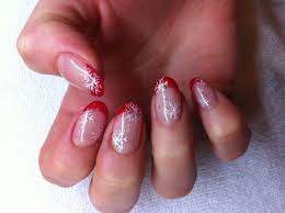 The core idea of the french manicure is painting the tip of the nail in a color that either complements or contrasts with the base color. Gelnagel Muster