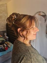 O SALON by elodie roubieu updated their status.