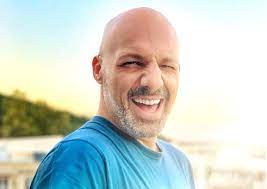 Στο down town που κυκλοφορεί αυτή την κυριακή, 5 ιουλίου, μαζί με τον φιλελεύθερο ο νικοσ μουτσινασ εμπιστεύεται το down town για την πιο προσωπική. Giati O Nikos Moytsinas Fobatai Th Stayroypolh H Anamnhsh Toy Apo Th 8essalonikh Parallaxi Magazine