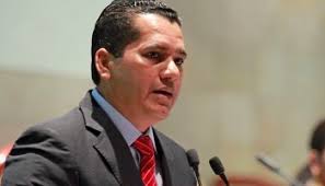 Eduardo Rojas se registra por la diputación federal de la Costa; Gilberto  Gamboa, por Ixtepec