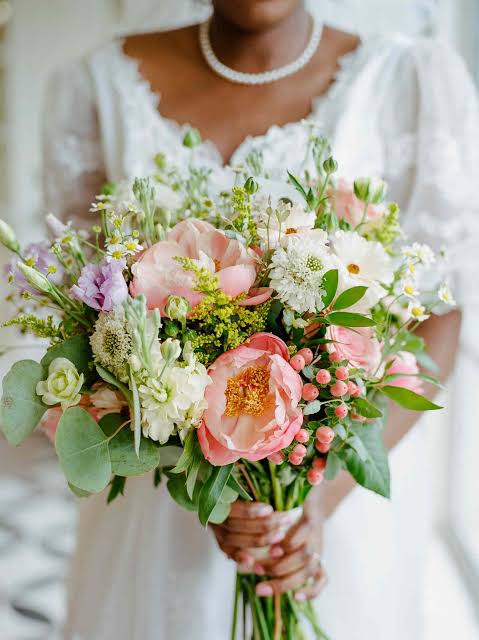 Peonies in Wedding Bouquets: 27 Examples to Inspire Your Own