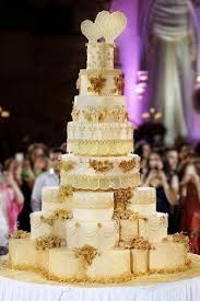 Torte Zur Goldenen Hochzeit Mehr Inspirationen In Der Bildergalerie Hochzeitstorte Tisch Torte Zur Goldenen Hochzeit Hochzeitstorte Ideen