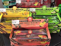 Costco Is Selling 100 Calorie Boozy Popsicles That Come In Four Different Flavors Skinny Freezers Are Made With Pr Vodka Popsicles Boozy Popsicles Popsicles