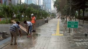 F a a tanggal 31 a bulan lapan lima puluh tujuh bm e merdeka ! Berita Foto Penampakan Terkini Trotoar Jalan Jenderal Sudirman Halaman All Warta Kota