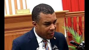 El ex senador Steven Benoit, candidato al puesto de Primer Ministro del  gobierno de transición