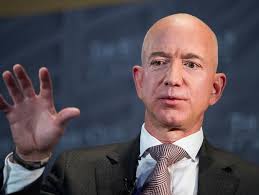 Jeff bezos ist der reichste mann der welt, er hat sein vermögen als gründer und chef von amazon.com gemacht. Amazon Ehefrau Von Jeff Bezos Nach Scheidung Noch Immer Viertreichste Frau Der Welt Kolner Stadt Anzeiger